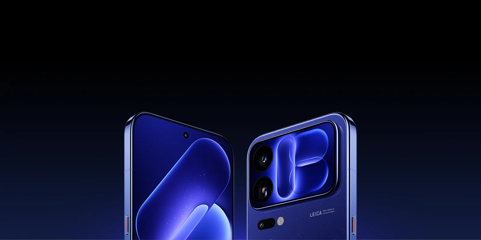 Xiaomi 18 Pro azul visto de costas, com câmeras Leica e tela traseira acesa, e de frente, com a tela principal ligada